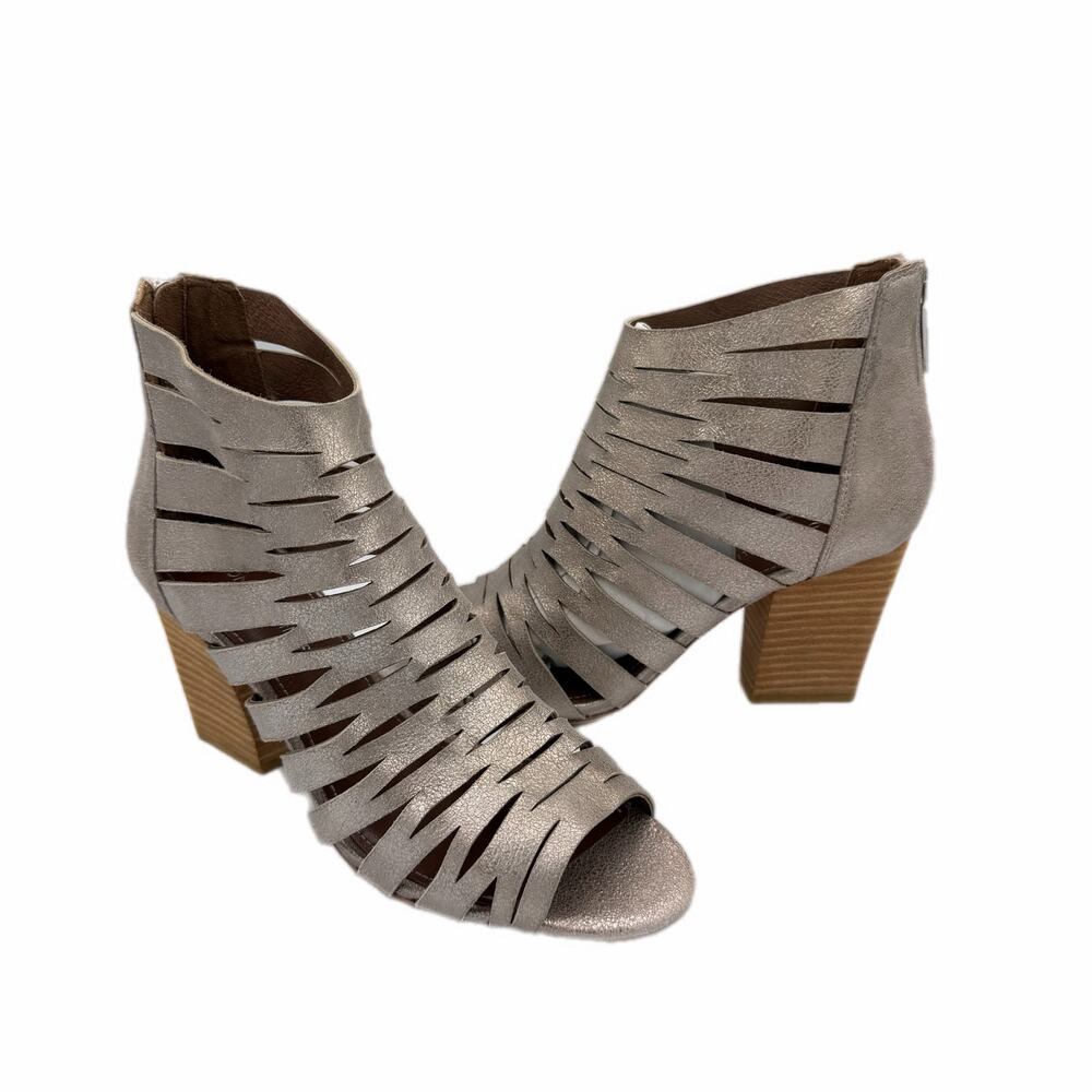 Donald Pliner NWB Greece Cutout Leather Back Zip Silver Metallic Bootie Heel